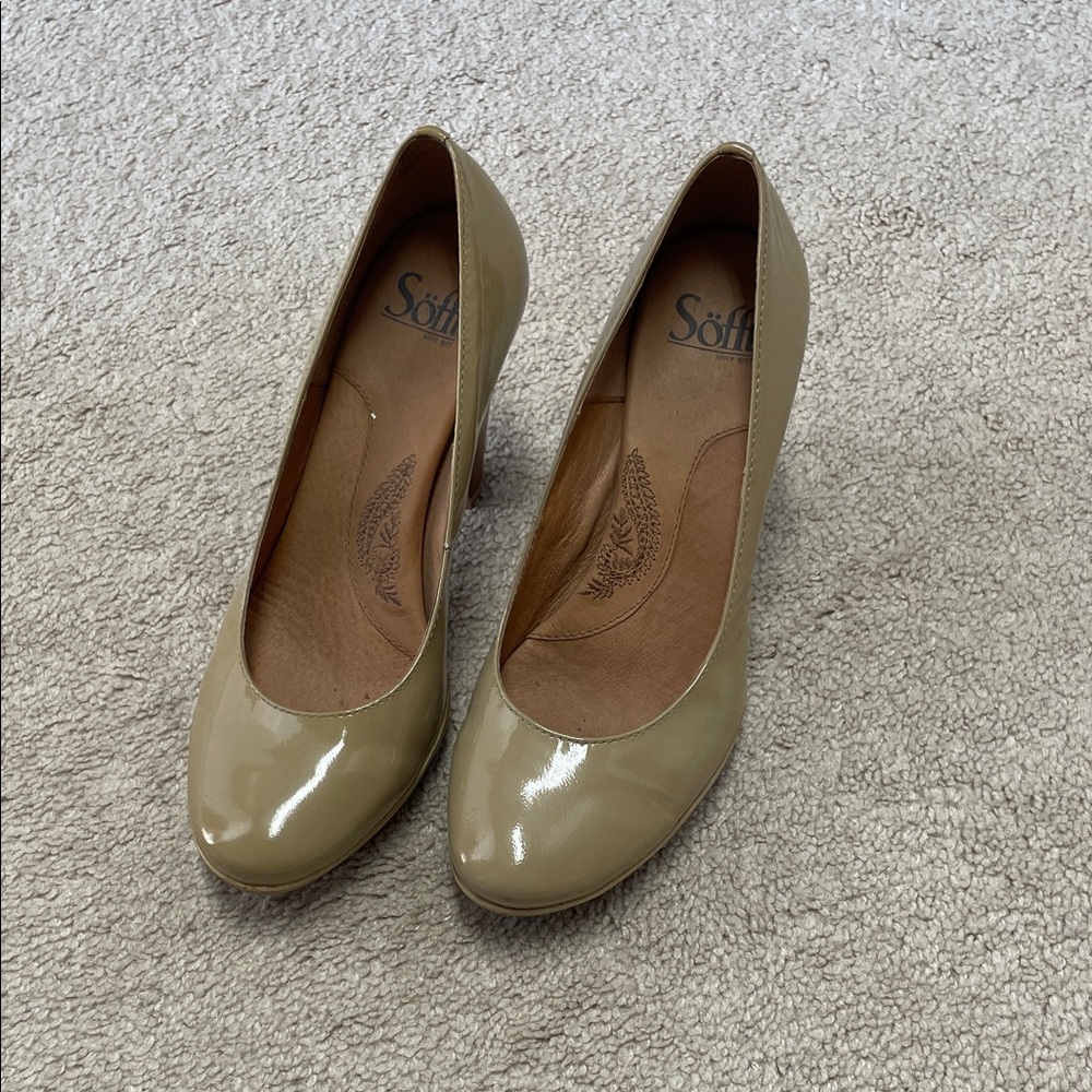 Sofft Women's Beige Patent Heels